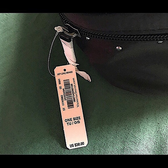 🆕HOST🎉PICK VICTORIA SECRETS BEAUTIFUL SATEEN LIKE MATERIAL SOLD BLACK/SILVER - Picture 10 of 14